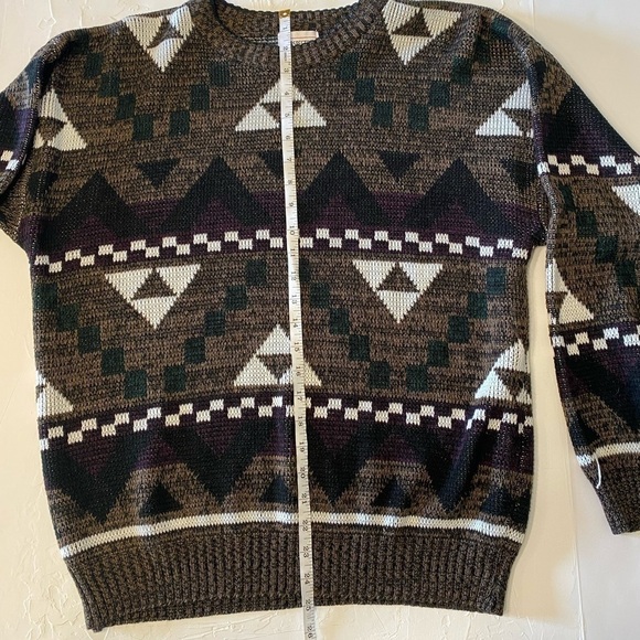 Geometric Pattern Crewneck Sweater - Brown and White - Picture 6 of 8